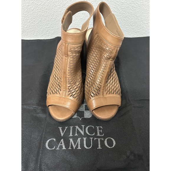 Vince Camuto Tan Heeled Caged Cutout Strap Sandals Size 8 M Dust Bag Included - Picture 1 of 7